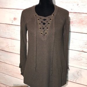 Swagger v neck sweater Rib knit. Size small Very good condition. Chocola…